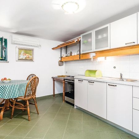 1 Bedroom Gorgeous Apartment In Lovran Exteriér fotografie