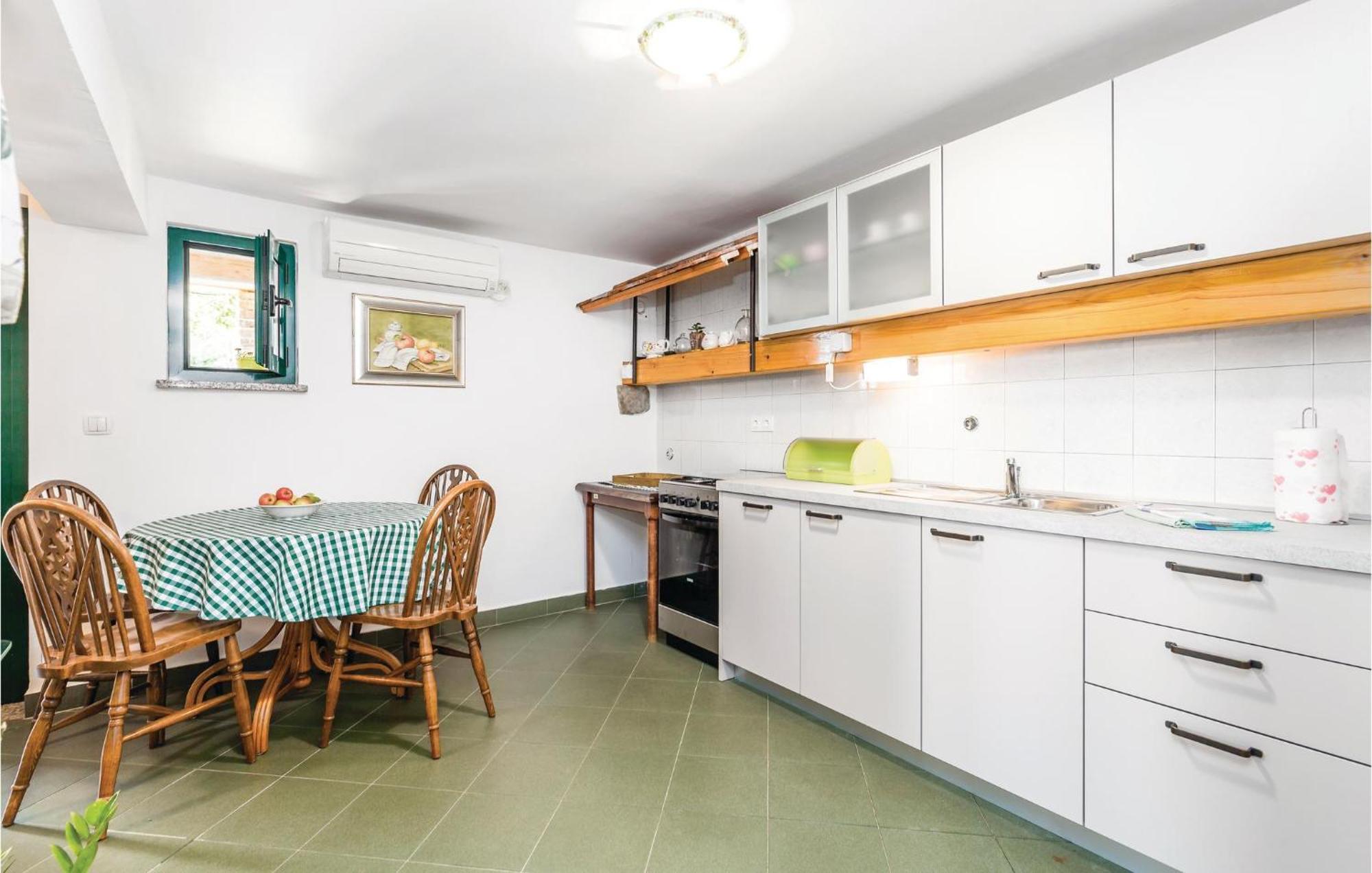 1 Bedroom Gorgeous Apartment In Lovran Exteriér fotografie